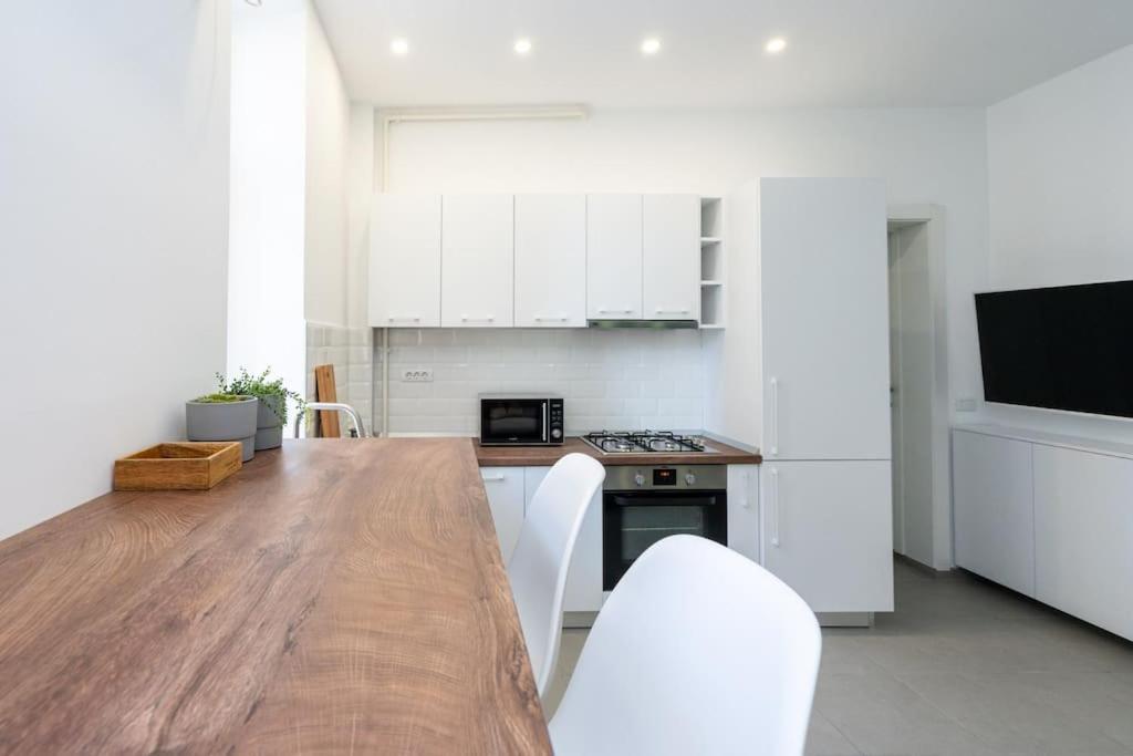 Holiday Vibe - 2r In Piata Romana Apartament *